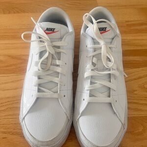 Nike Men's White Court Legacy Size 10